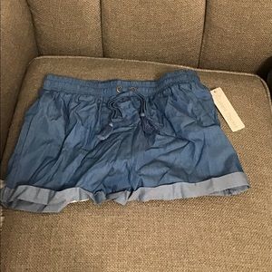 A pair of lizard thicket shorts.